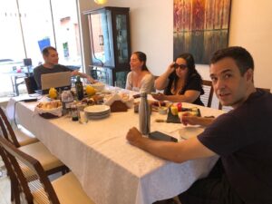 #110 PODCAST D30: 25 anos da mesma mesa de RPG (ML) - Dicas - RPG - Mestre Charles Corrêa - - Nessa edição do Podcast D30 a gente vai ouvir uma coisa diferente. Um grupo de amigos que joga há 25 anos a mesma campanha. Atualmente os jogos são mensais, mas como vocês vão ver, o tempo passa muito diferente nesse mundo de fantasia.
Venham com a gente se surpreender não apenas com a história fantástica, mas também com a forma como eles jogam e quais são as coisas que eles valorizam na Wandering Guard, o grupo de aventureiros mais longevo de que temos notícias no Brasil!
Wandering Guard• Annasil Teuliir – elfa lunar, bladesinger de Evereska• Calaera Eleaer – elfa lunar, cruzada de Corellon Larethian de Evermeet• Dedric Northwind – humano, cavaleiro errante de Silverymoon e cavaleiro de Daggerford• Fridda, espada de Tempus – humana, sacerdotisa de Tempus
Para escutar nosso podcast agora é so dar o play! Your browser does not support the audio element.
E ATENÇÃO: Não esqueça que seu comentário é fundamental para sabermos o que está indo bem, o que desagrada, temas futuros, sugestões e afins. Então, deixe seu recado aqui no site ou envie pelo nosso Facebook, ou ainda pelo e-mail d30rpg@gmail.com. Também temos um grupo de Whatsapp, só pedir para entrar. E caso tenha interesse de fazer parte de nosso Discord clique aqui.
Para download, clique com o botão direito do mouse e a opção “salvar como” no seguinte link: MP3. Para acrescentar nosso podcast na Apple é só seguir esse endereço, e agora estamos também no Spotify.
Links comentados no podcast:
Forgotten Realms
AD&D
Daggerford
Silverymoon
Calendário de Harptos
Matéria do jogo de 40 anos
E uma singela homenagem a Ivana Leda, que foi Calliandra na Wandering Guard, e passava às vezes no Encontro D30 para distribuir beijos:
O post #110 PODCAST D30: 25 anos da mesma mesa de RPG apareceu primeiro em D30 RPG.
-----------
D30 RPG | Nessa edição do Podcast D30 a gente vai ouvir uma coisa diferente. Um grupo de amigos que joga há 25 anos a mesma campanha. Atualmente os jogos são mensais, mas como vocês vão ver, o tempo passa muito diferente nesse mundo de fantasia. Venham com a gente se surpreender não apenas com a história fantástica, O post #110 PODCAST D30: 25 anos da mesma mesa de RPG apareceu primeiro em D30 RPG. #110 PODCAST D30: 25 anos da mesma mesa de RPG (ML) - Dicas - RPG - Mestre Charles Corrêa - - Nessa edição do Podcast D30 a gente vai ouvir uma coisa diferente. Um grupo de amigos que joga há 25 anos a mesma campanha. Atualmente os jogos são mensais, mas como vocês vão ver, o tempo passa muito diferente nesse mundo de fantasia.
Venham com a gente se surpreender não apenas com a história fantástica, mas também com a forma como eles jogam e quais são as coisas que eles valorizam na Wandering Guard, o grupo de aventureiros mais longevo de que temos notícias no Brasil!
Wandering Guard• Annasil Teuliir – elfa lunar, bladesinger de Evereska• Calaera Eleaer – elfa lunar, cruzada de Corellon Larethian de Evermeet• Dedric Northwind – humano, cavaleiro errante de Silverymoon e cavaleiro de Daggerford• Fridda, espada de Tempus – humana, sacerdotisa de Tempus
Para escutar nosso podcast agora é so dar o play! Your browser does not support the audio element.
E ATENÇÃO: Não esqueça que seu comentário é fundamental para sabermos o que está indo bem, o que desagrada, temas futuros, sugestões e afins. Então, deixe seu recado aqui no site ou envie pelo nosso Facebook, ou ainda pelo e-mail d30rpg@gmail.com. Também temos um grupo de Whatsapp, só pedir para entrar. E caso tenha interesse de fazer parte de nosso Discord clique aqui.
Para download, clique com o botão direito do mouse e a opção “salvar como” no seguinte link: MP3. Para acrescentar nosso podcast na Apple é só seguir esse endereço, e agora estamos também no Spotify.
Links comentados no podcast:
Forgotten Realms
AD&D
Daggerford
Silverymoon
Calendário de Harptos
Matéria do jogo de 40 anos
E uma singela homenagem a Ivana Leda, que foi Calliandra na Wandering Guard, e passava às vezes no Encontro D30 para distribuir beijos:
O post #110 PODCAST D30: 25 anos da mesma mesa de RPG apareceu primeiro em D30 RPG.
-----------
D30 RPG | Nessa edição do Podcast D30 a gente vai ouvir uma coisa diferente. Um grupo de amigos que joga há 25 anos a mesma campanha. Atualmente os jogos são mensais, mas como vocês vão ver, o tempo passa muito diferente nesse mundo de fantasia. Venham com a gente se surpreender não apenas com a história fantástica, O post #110 PODCAST D30: 25 anos da mesma mesa de RPG apareceu primeiro em D30 RPG.
